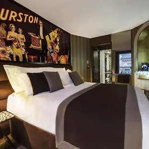 *** Hotel Splendor Elysees France